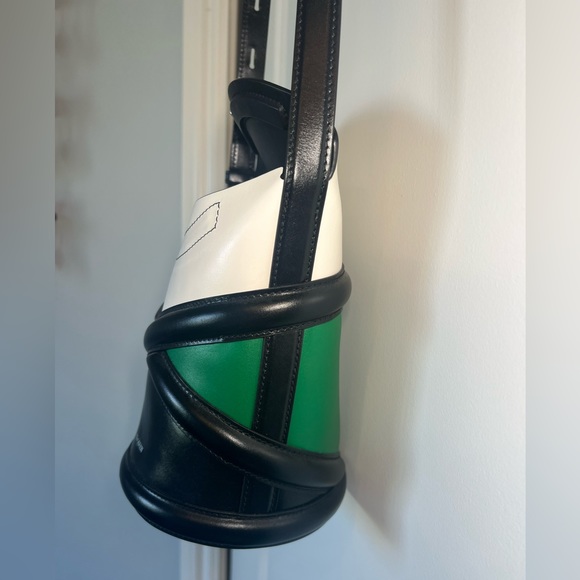 Alexander McQueen Curve Crossbody Bucket Bag | Green Black Leather | NWT - Picture 6 of 14
